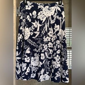 New with tags! Roz & Ali black & white floral skirt, Size 2X